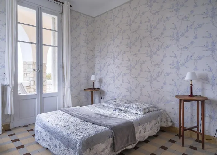 Magnifique A 20m Βίλα *