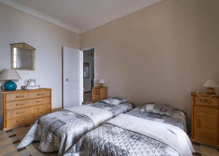 Βίλα Magnifique A 20m