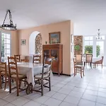 Magnifique A 20m Villa *